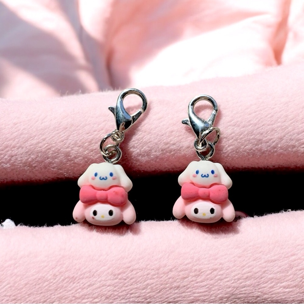 1 Hello Kitty Family charm. - Picture 2 of 2